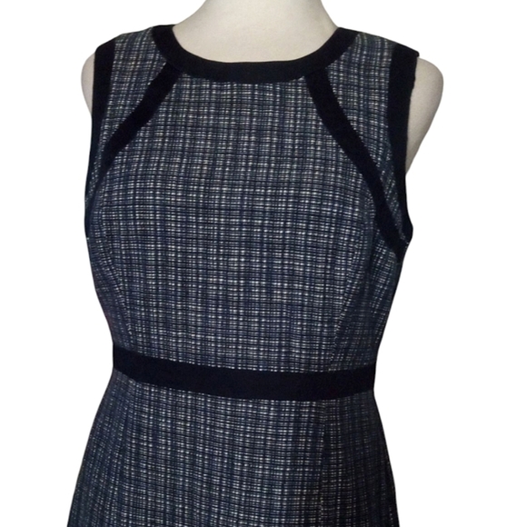 Talbots Navy Blue White Textured Tweed Classic Sheath Dress Midi Length Size 4 - Picture 3 of 9